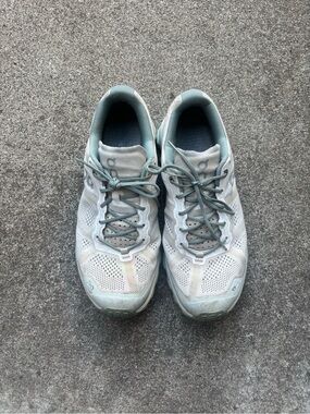 OnCloudventure Trail Running Shoe - Women's Size 8 (White/Moss)